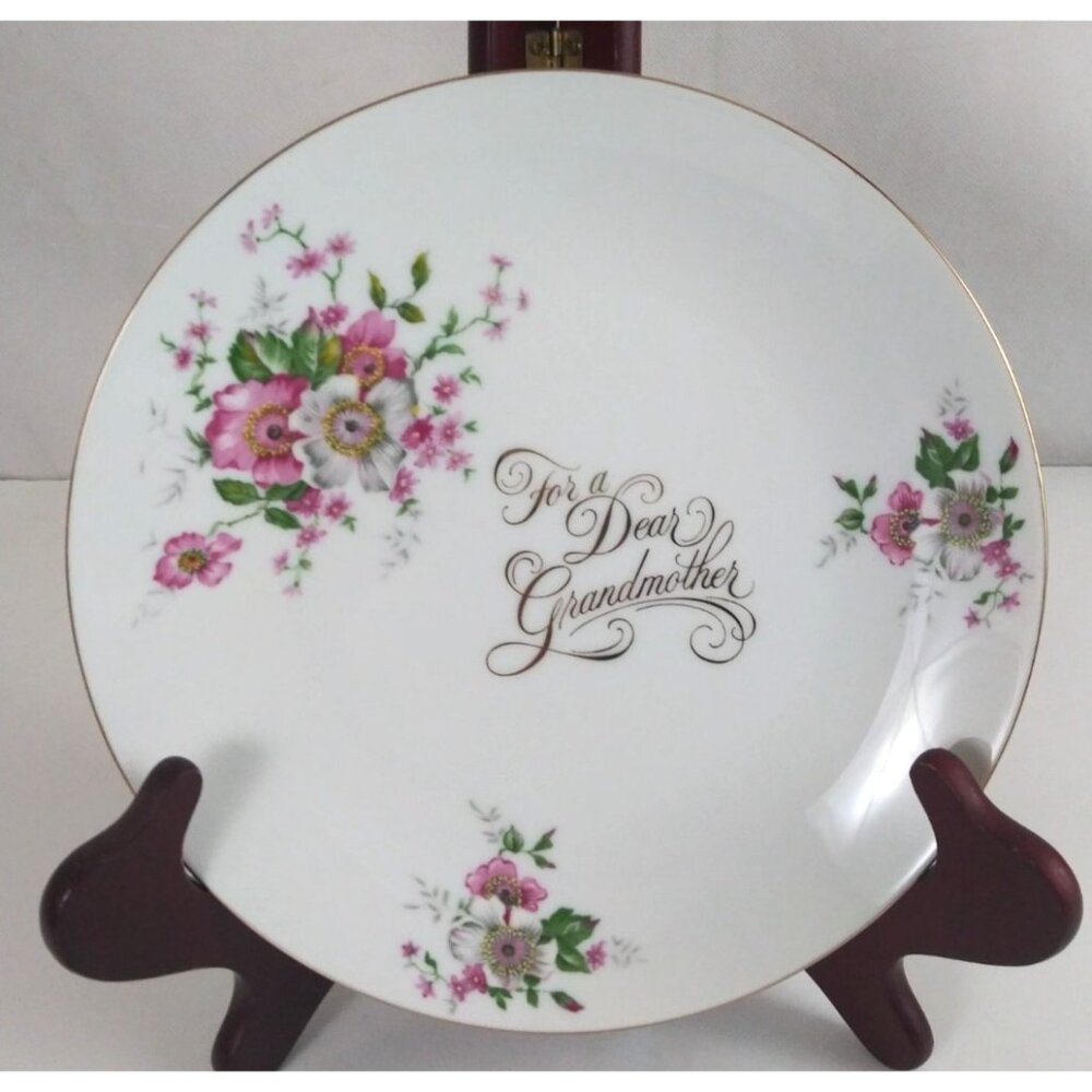 Saji Fine China For A Dear Grandmother Floral 8.5" Decorative Plate Japan